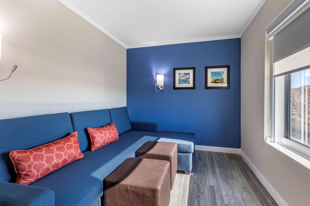 Comfort St Louis - Sunset Hills Windsor Springs